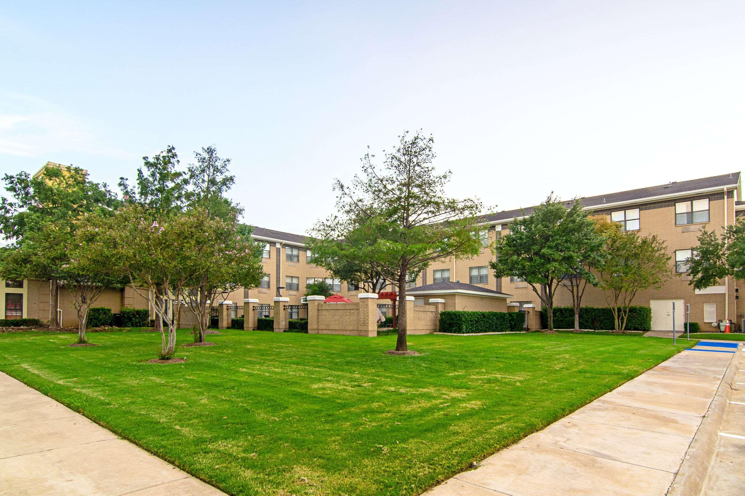 Comfort Suites Nw Dallas Near Love Field Exterior foto